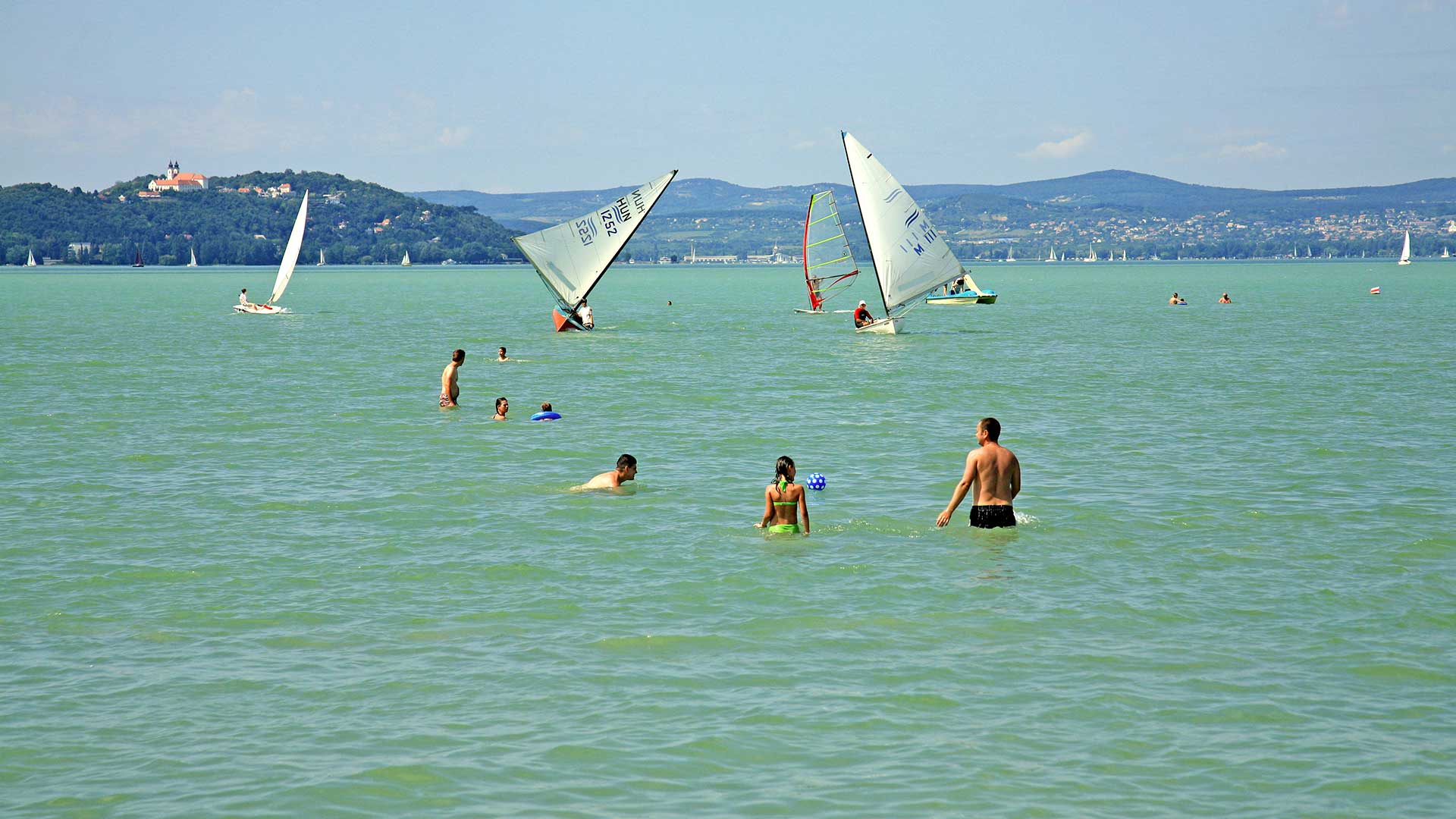 Finn (dinghy) vitorlások Zamárdi előtt