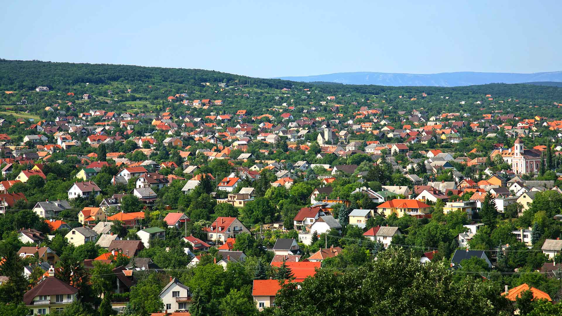 Ha egy ingatlan látszik a Balatonból, akkor a házból is látszik a Balaton