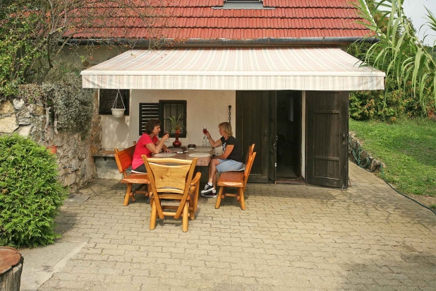 Présház-nyaraló a Balaton-felvidéken eladó